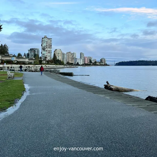 Fishing pier at Dundrave Park